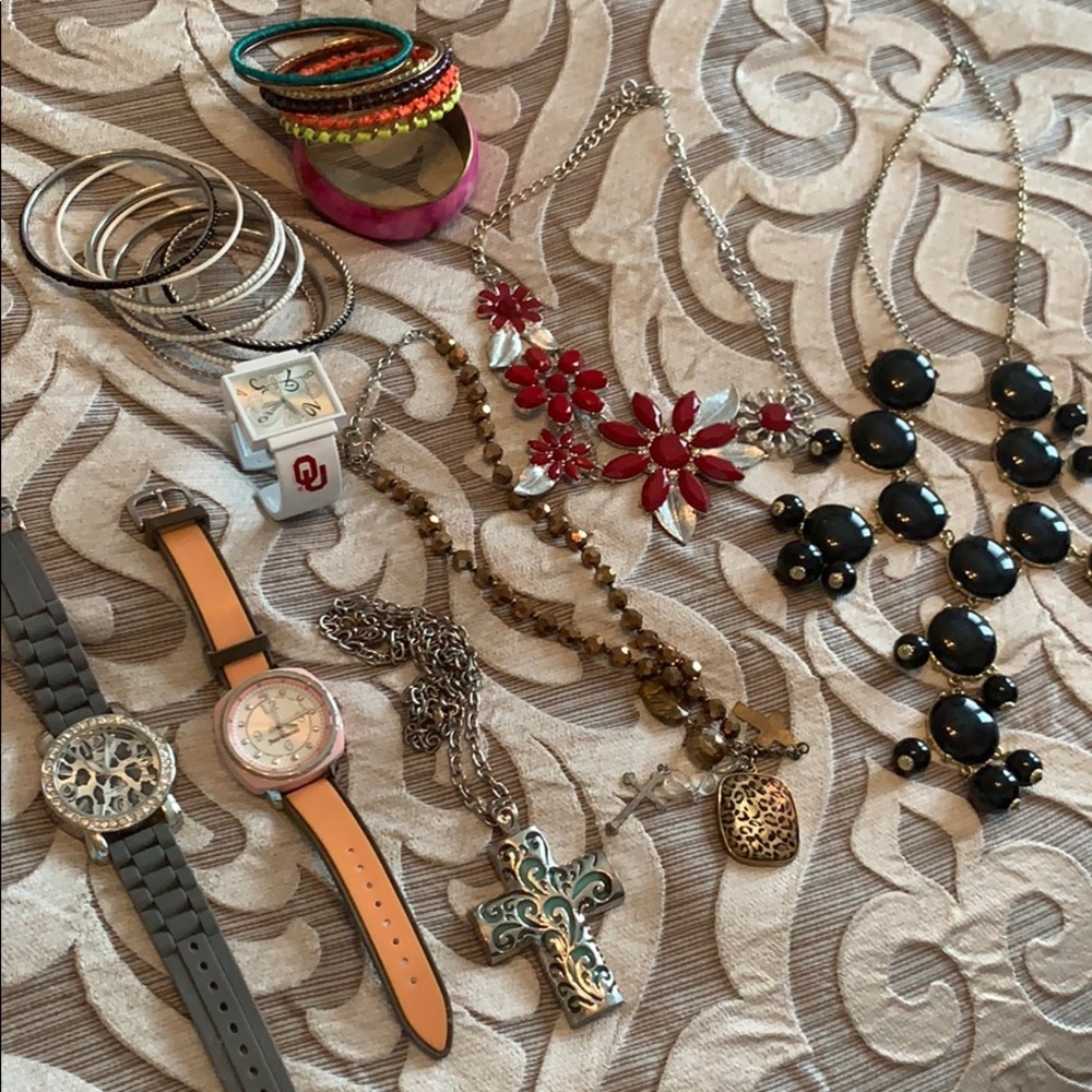 Jewelry/accessory lot